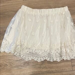 Forever 21 Cream Lace Mini Skirt